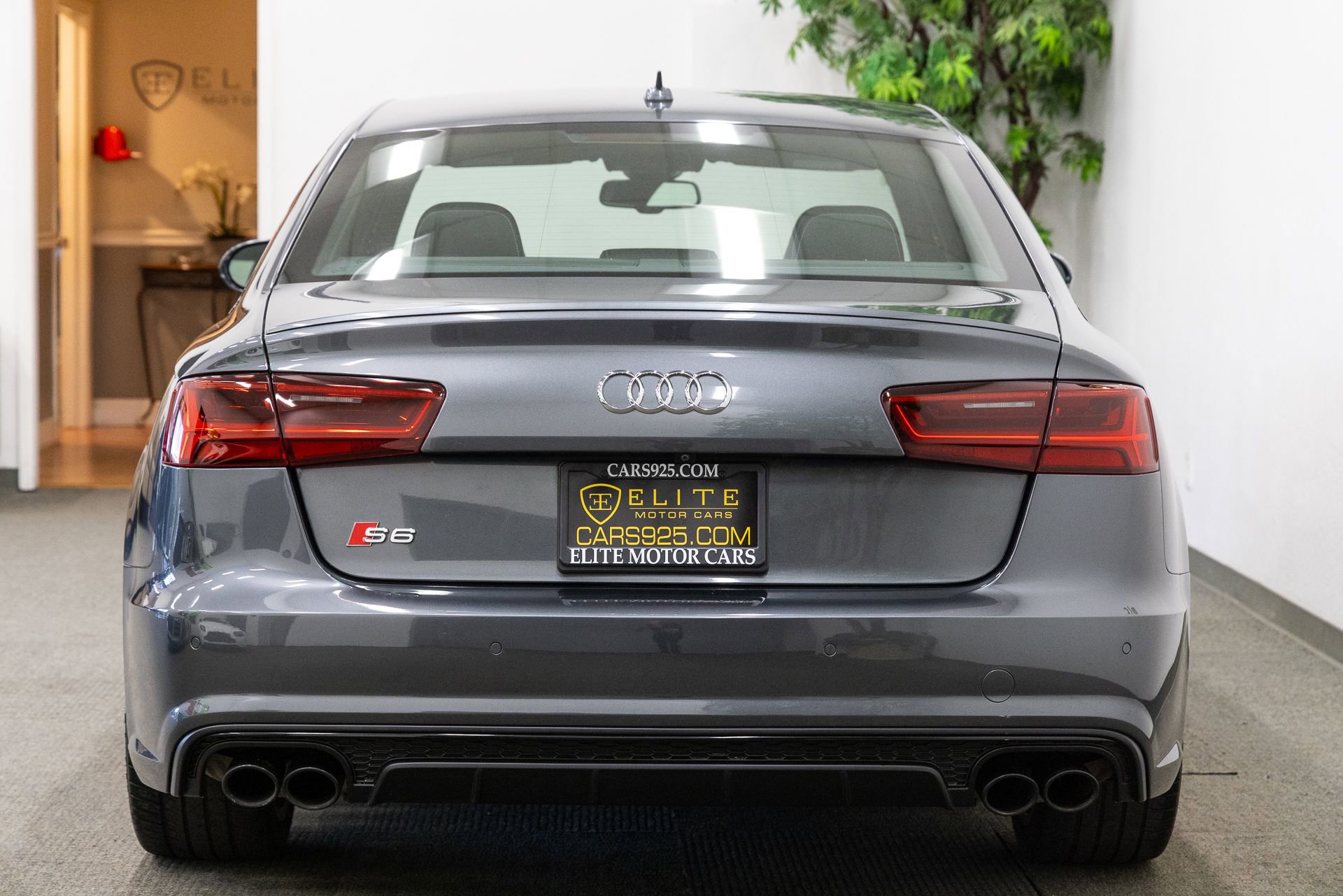 Used 2017 Audi S6 Premium Plus w/ S6 Sport Package AWD/4WD image 4