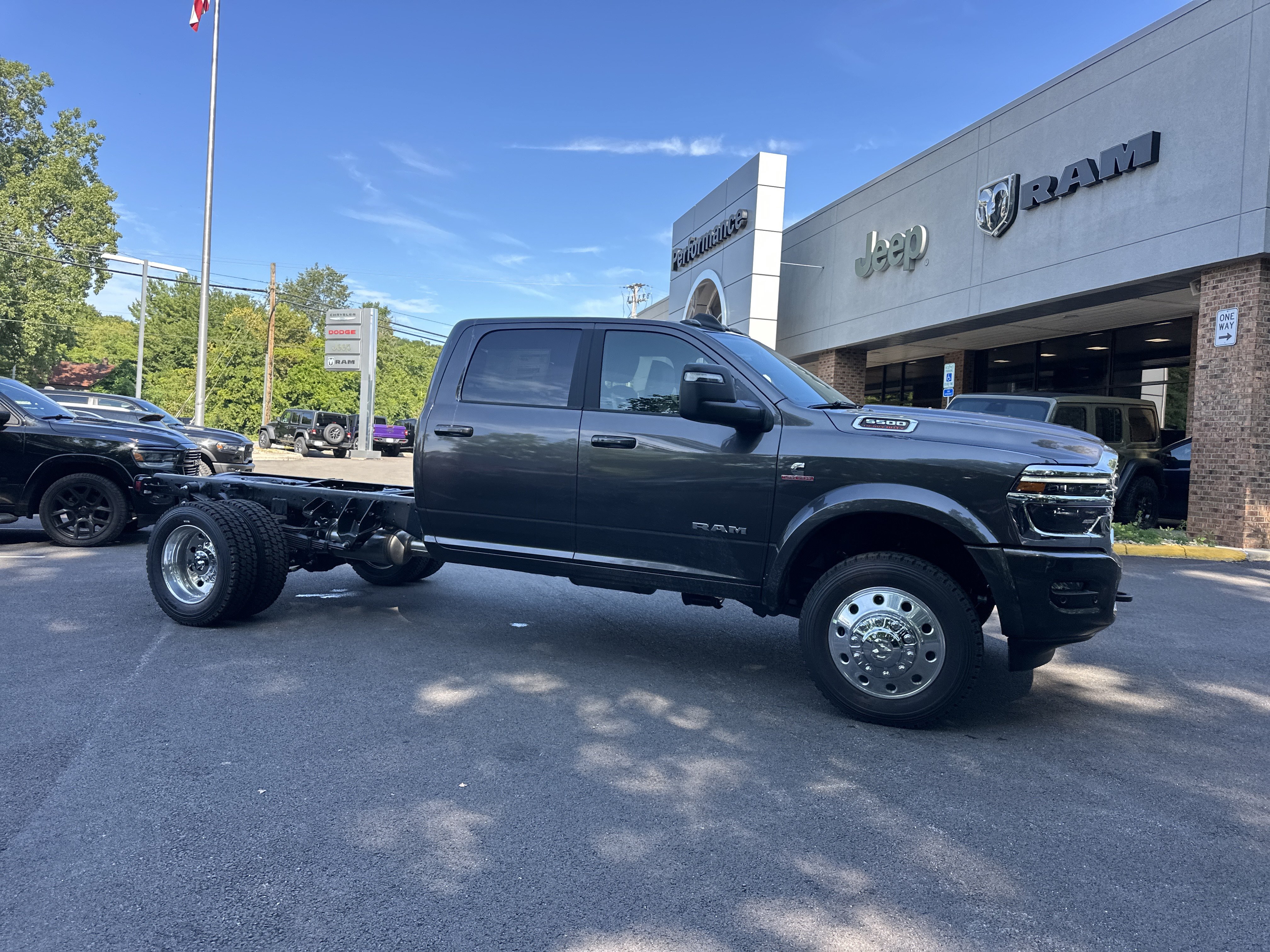 New 2026 RAM 5500 4x4 Crew Cab w/ Laramie Trim Package image 20