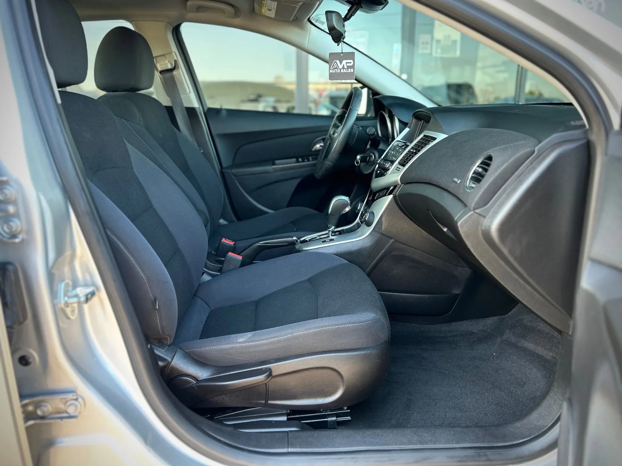 Used 2015 Chevrolet Cruze LT image 18