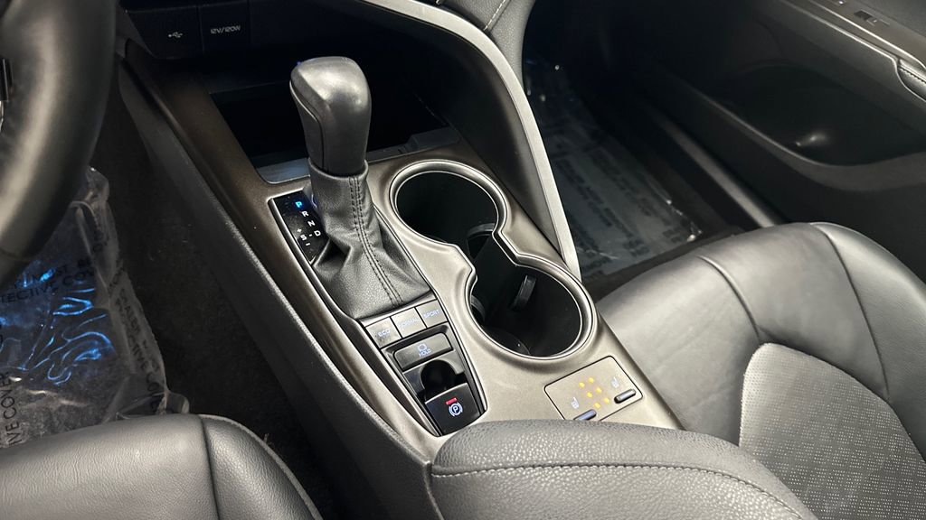 Used 2023 Toyota Camry XSE w/ Navigation Package image 13