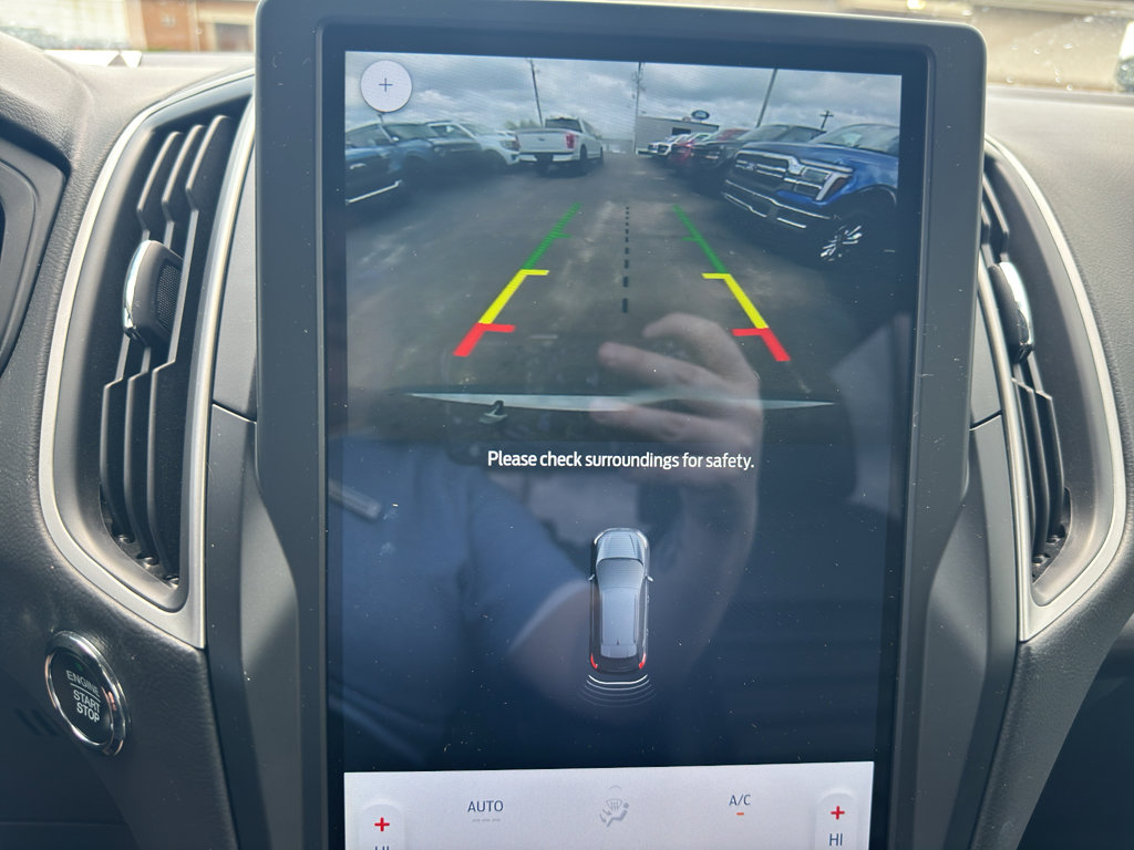 Used 2024 Ford Edge SEL w/ Convenience Package image 12