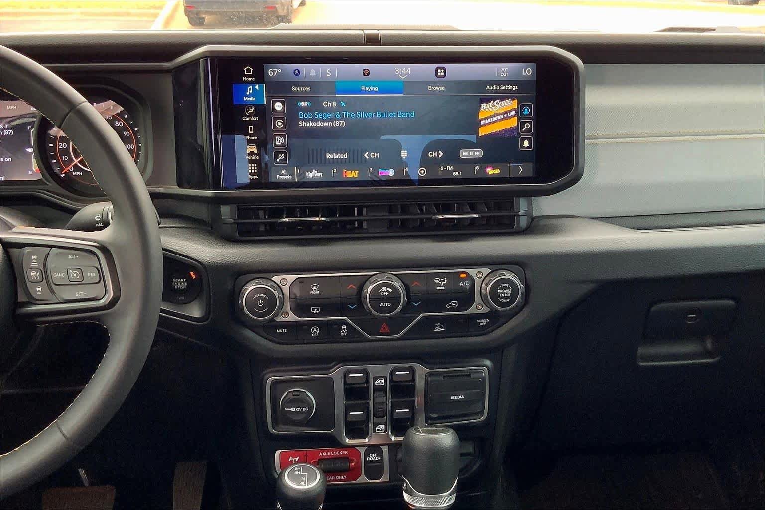 Used 2024 Jeep Gladiator Sport image 7
