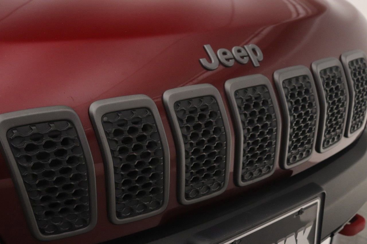 Used 2020 Jeep Cherokee Trailhawk w/ Cold Weather Group image 27