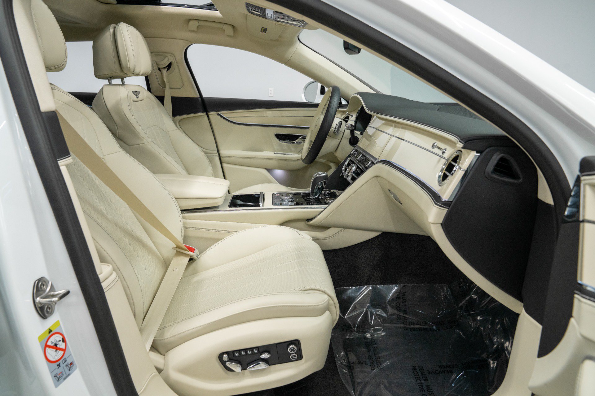 Used 2024 Bentley Flying Spur V8 AWD/4WD image 42