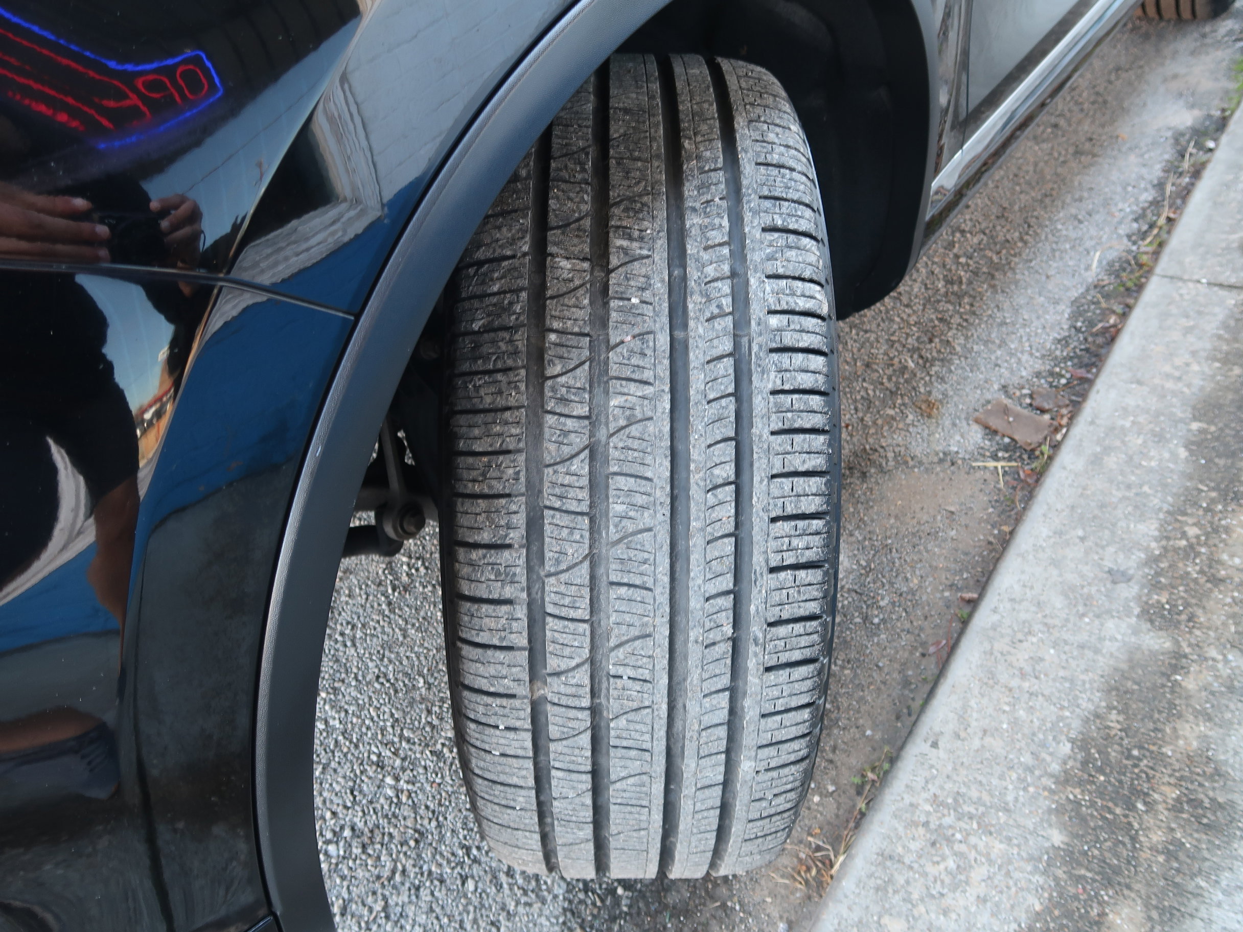 Used 2014 Volkswagen Touareg Executive image 48