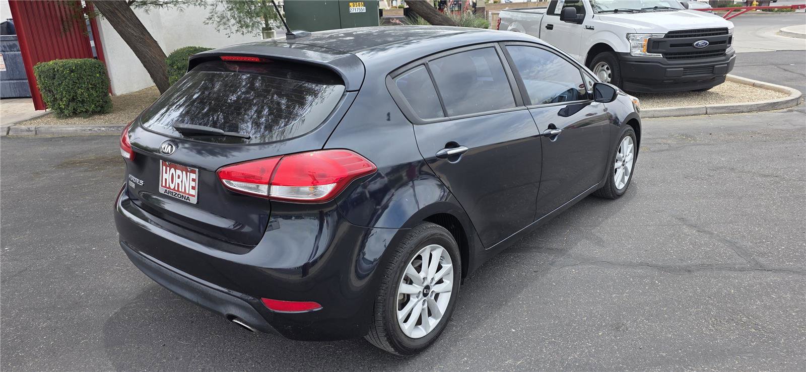 Used 2017 Kia Forte LX w/ Option Group 020 FWD image 5