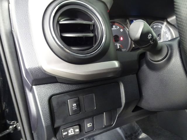 Used 2021 Toyota Tacoma SR5 RWD image 18