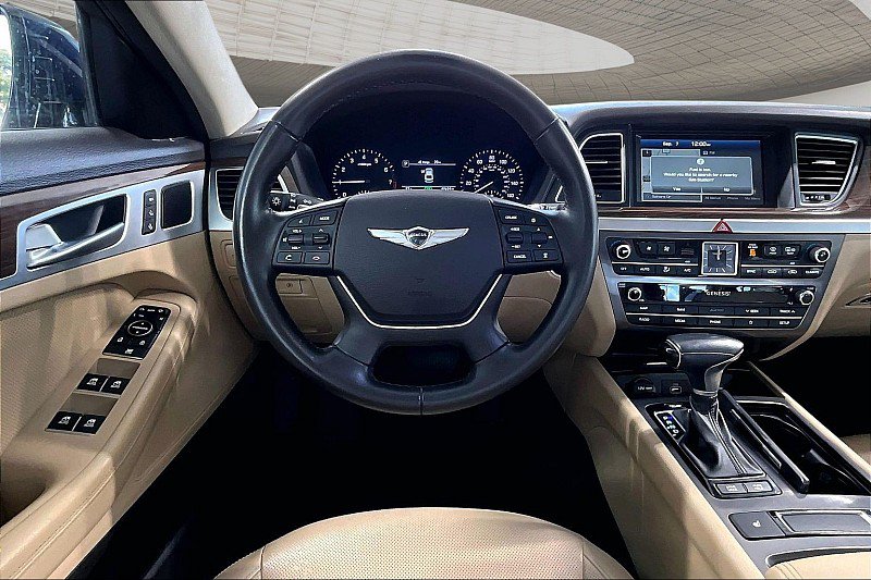 Used 2020 Genesis G80 3.8 RWD image 4