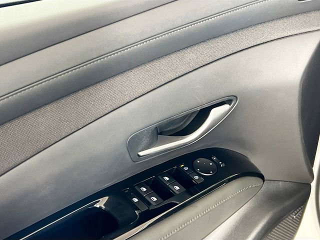 Used 2025 Hyundai Tucson Limited AWD/4WD image 15