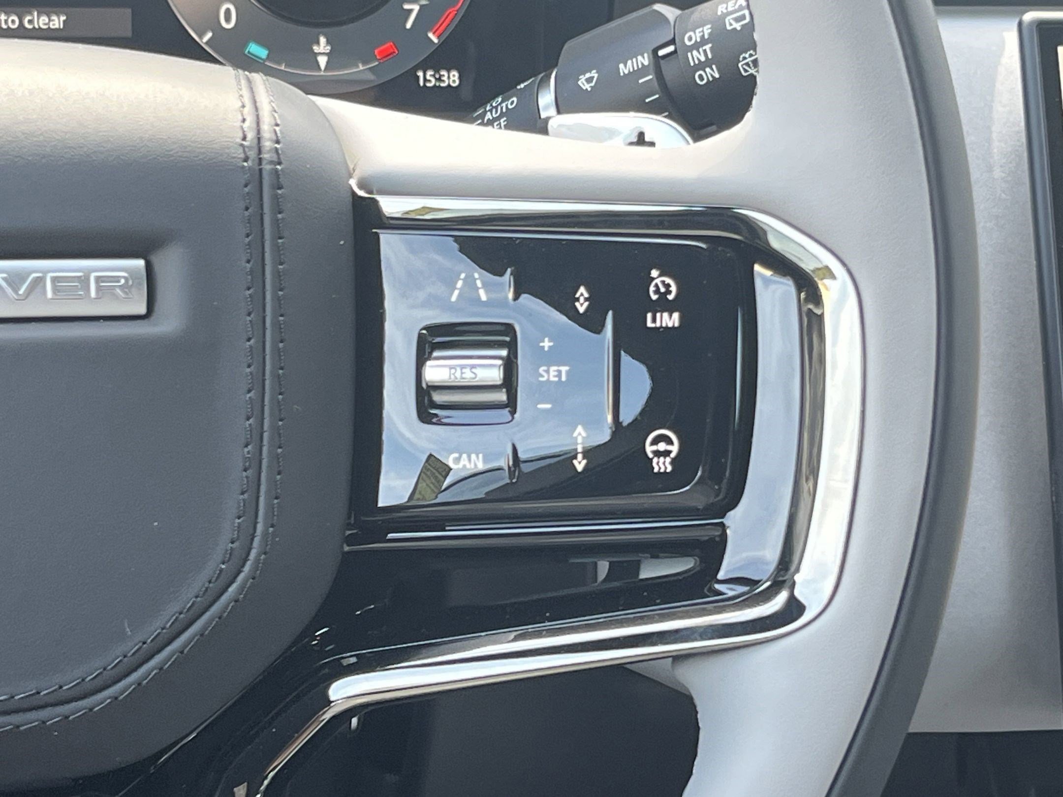 New 2026 Land Rover Range Rover Velar Dynamic SE AWD/4WD image 21