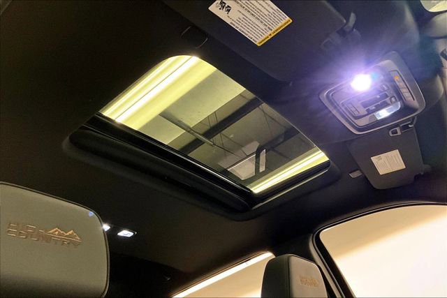 Used 2022 Chevrolet Silverado 1500 High Country w/ High Country Premium Package image 18