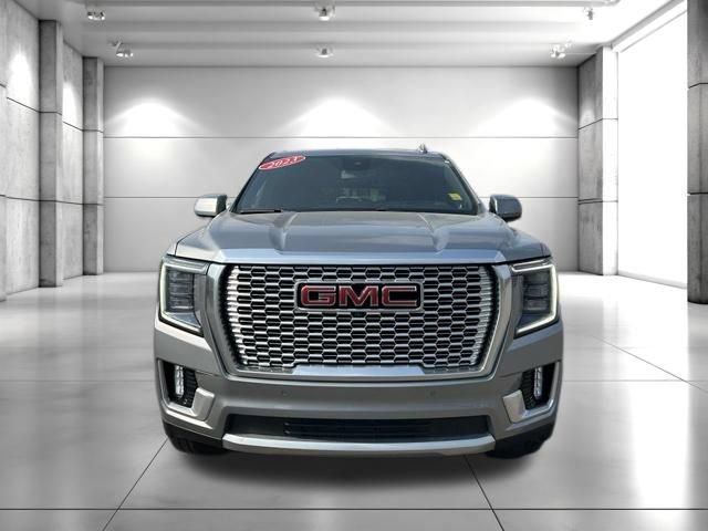 Used 2023 GMC Yukon XL Denali AWD/4WD image 3