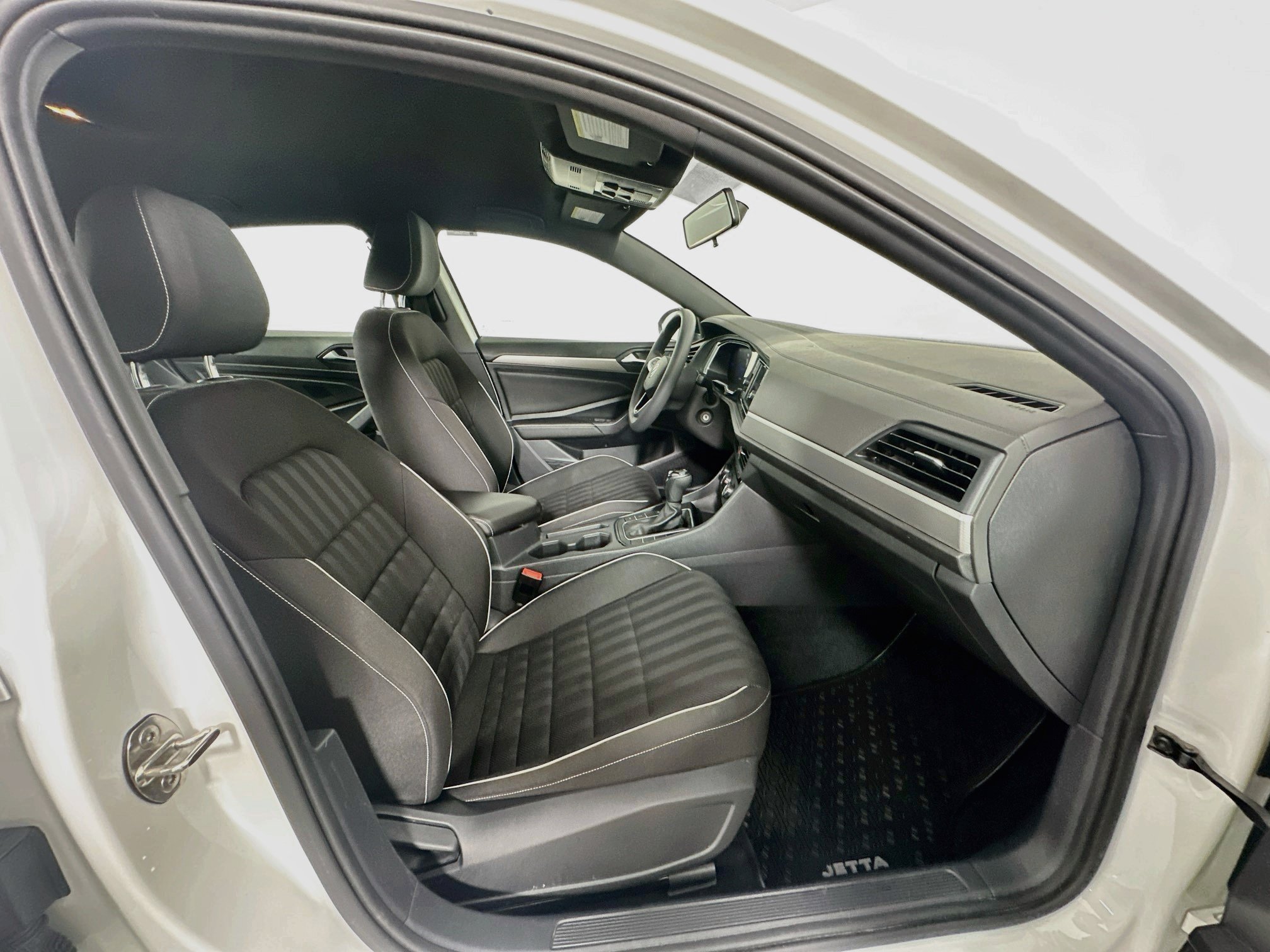 Used 2022 Volkswagen Jetta Sport FWD image 28