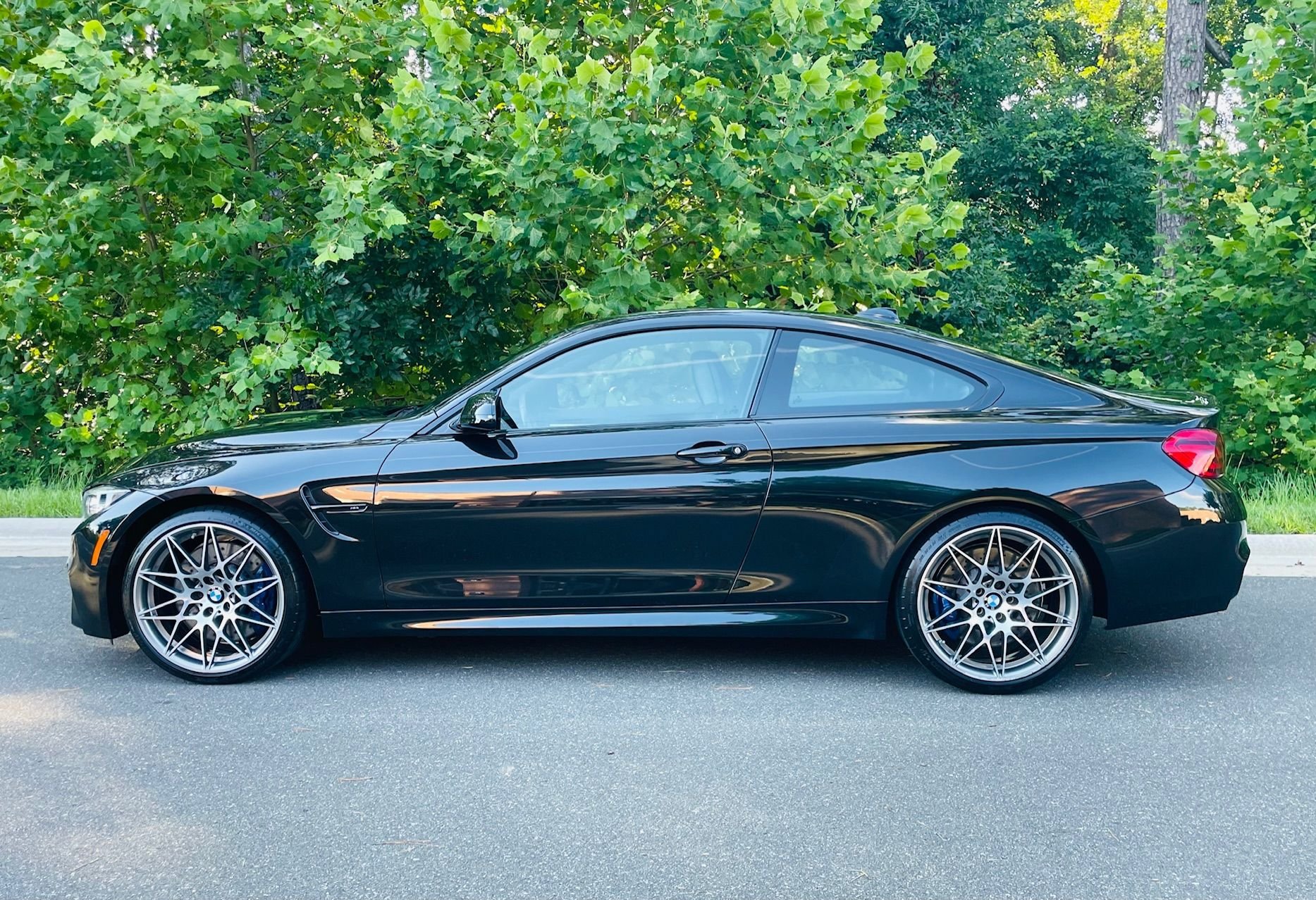 Used 2019 BMW M4 Coupe w/ Competition Package RWD image 9