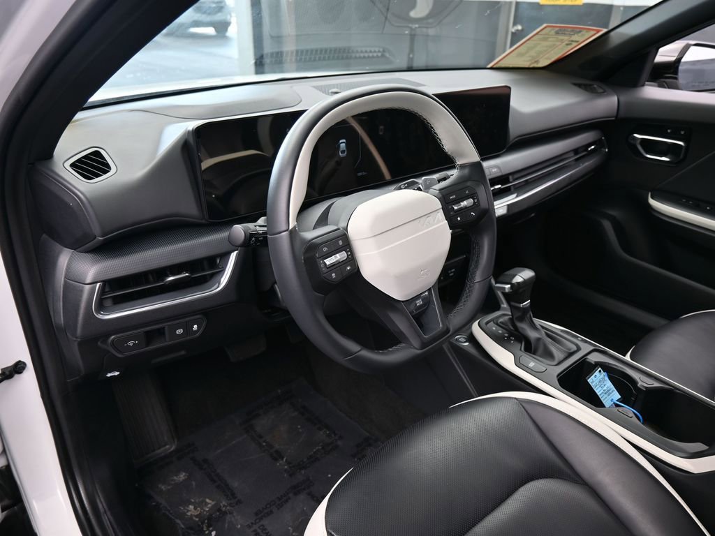 Used 2025 Kia K4 GT-Line w/ GT-Line Premium Package image 10