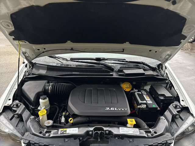Used 2018 Dodge Grand Caravan SE FWD image 28