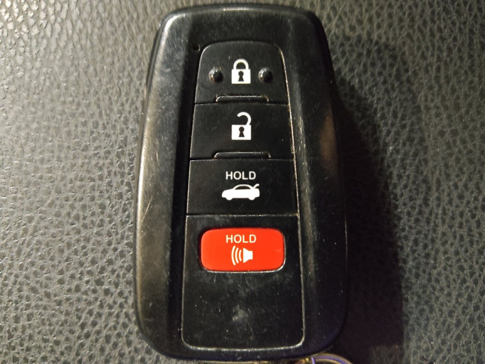 Used 2018 Toyota Camry XSE FWD image 32