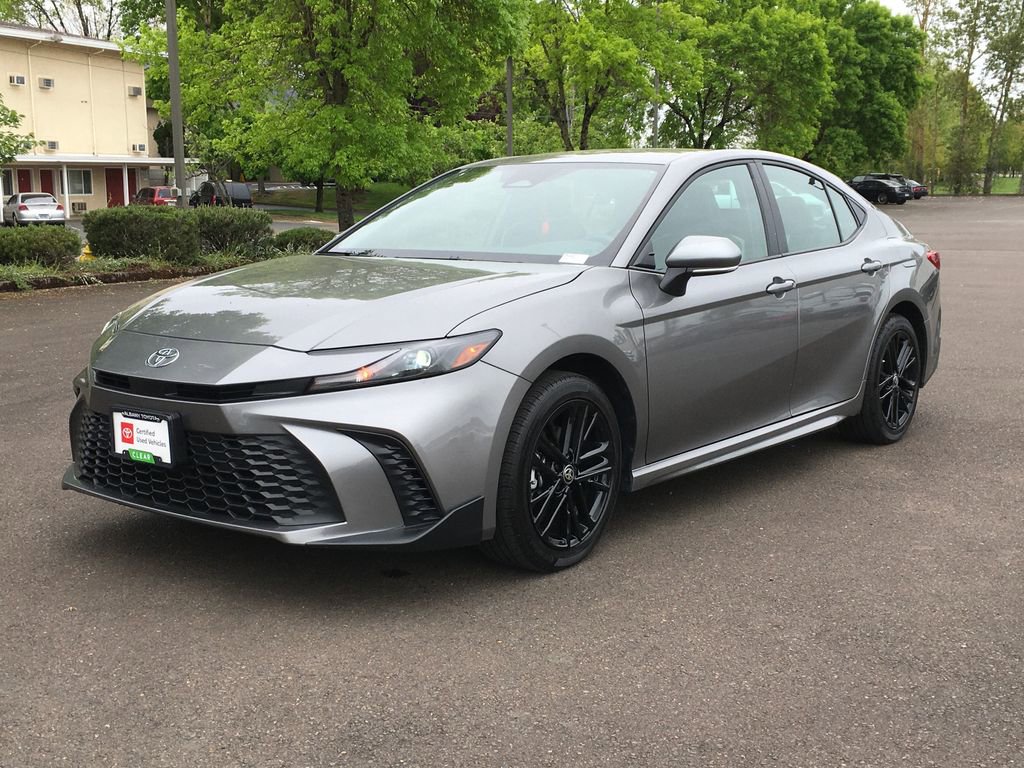 Used 2025 Toyota Camry SE AWD/4WD image 12