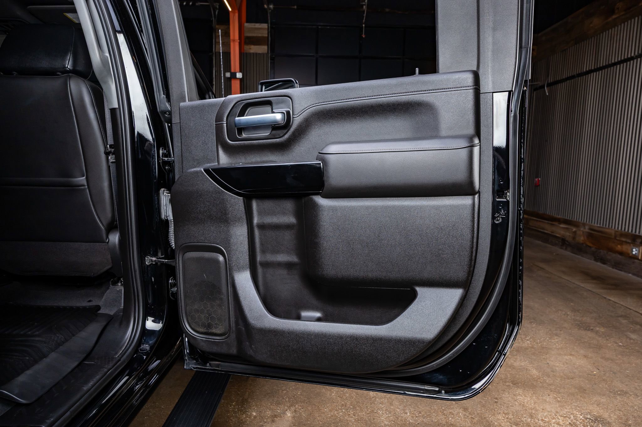 Used 2020 Chevrolet Silverado 2500 LTZ w/ LTZ Premium Package image 35