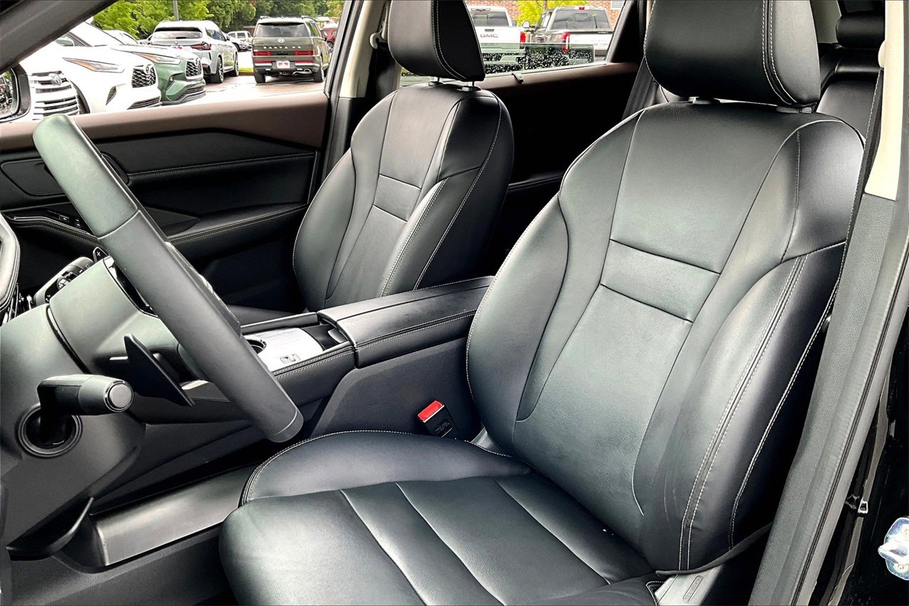 Used 2023 Nissan Rogue SL w/ SL Premium Package image 21