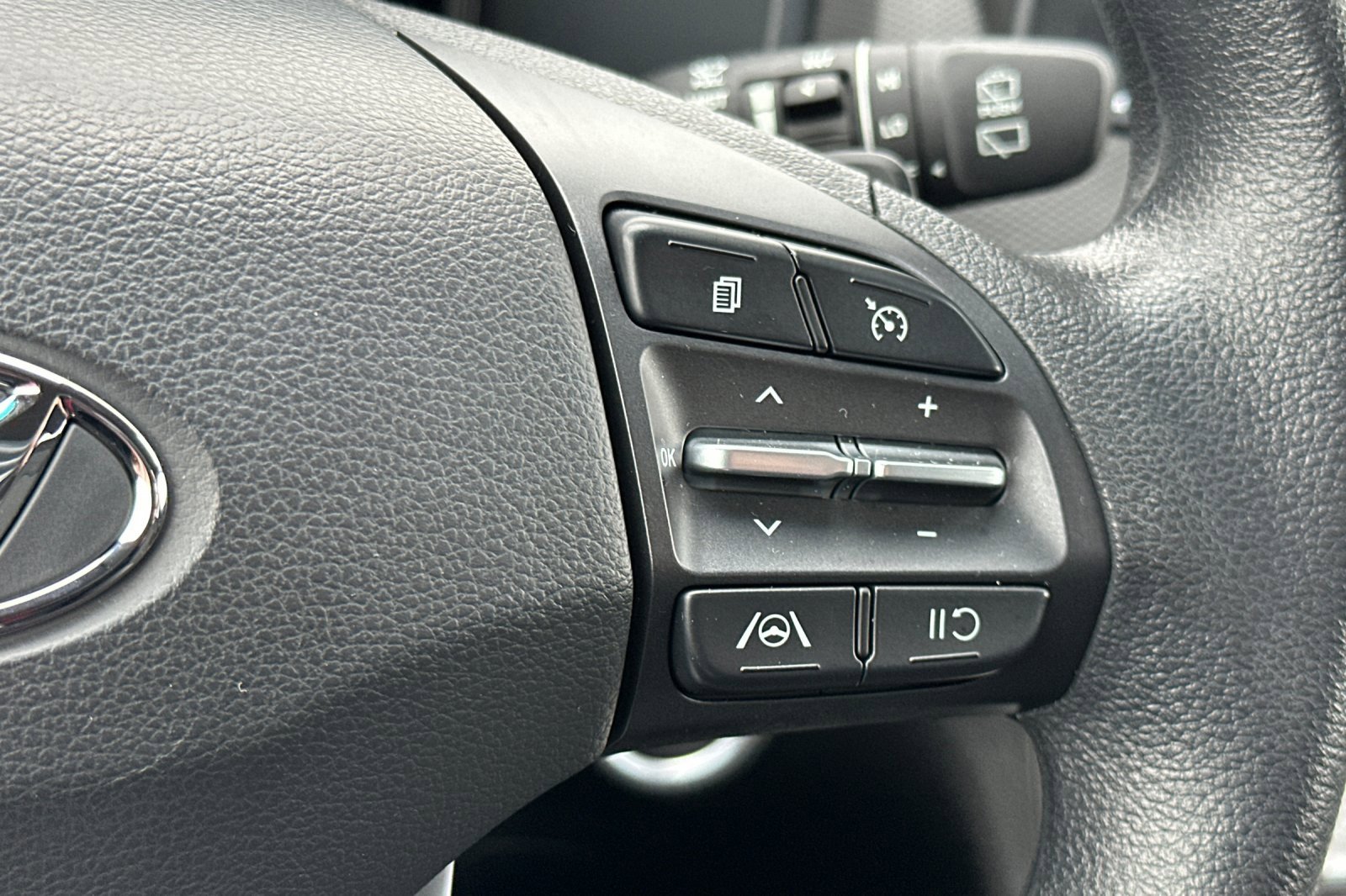 Used 2023 Hyundai Kona SE image 26