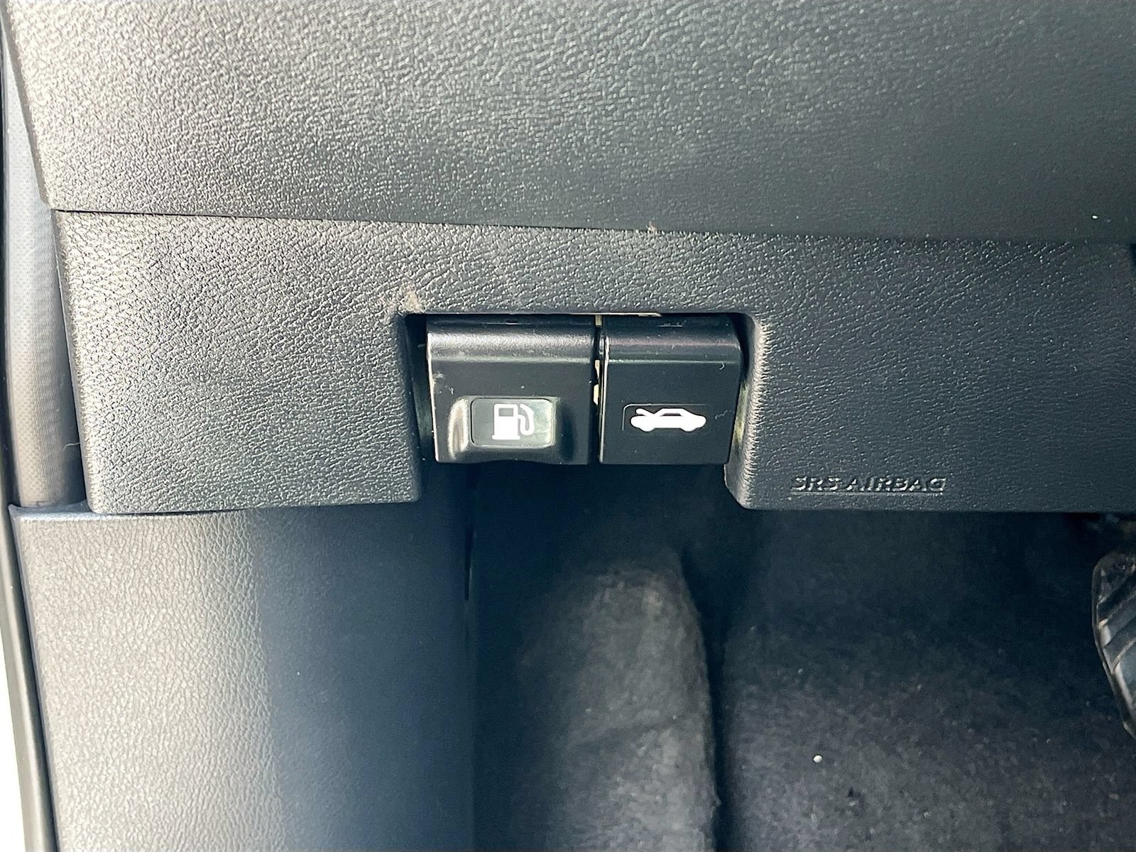 Used 2023 Nissan Versa SV w/ Trunk Package FWD image 10