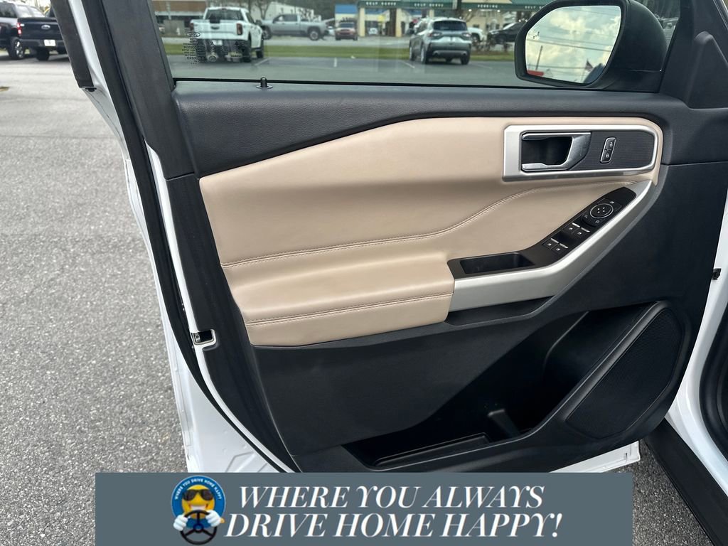 Used 2022 Ford Explorer XLT w/ Equipment Group 202A image 10