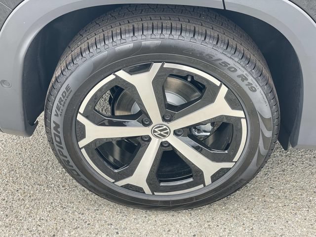 New 2026 Volkswagen Tiguan SE FWD image 30