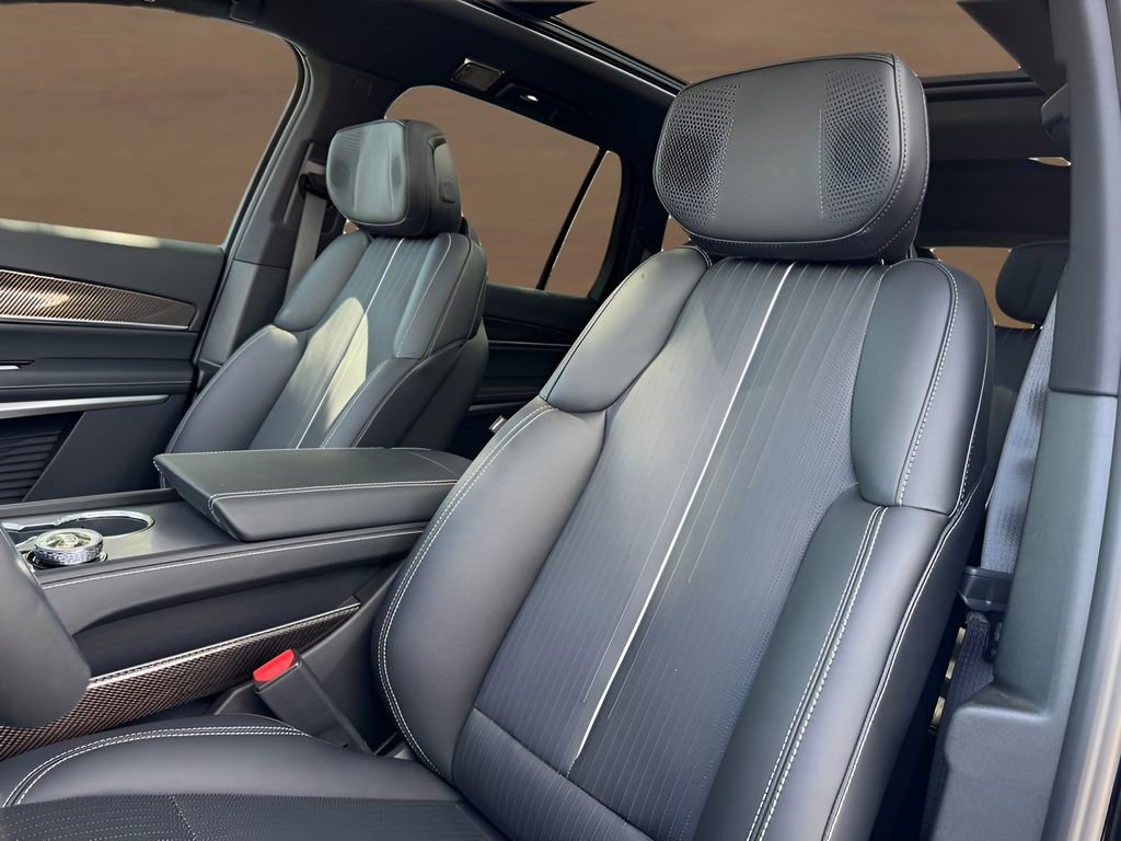 New 2026 Cadillac Vistiq Luxury AWD/4WD image 12