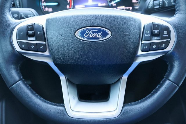 Used 2022 Ford Explorer XLT image 28