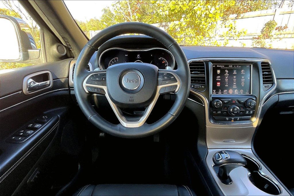 Used 2015 Jeep Grand Cherokee Limited w/ Luxury Group II AWD/4WD image 5
