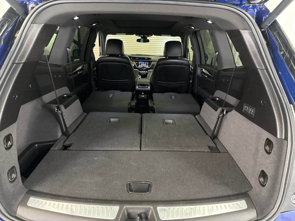 Certified 2025 Cadillac XT6 Premium Luxury FWD image 30