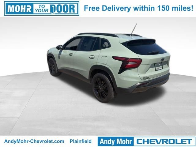 Used 2025 Chevrolet Trax ACTIV w/ Sunroof Package image 3