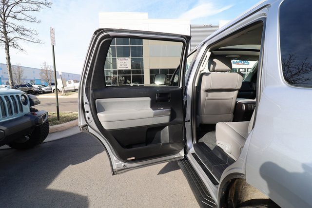 Used 2018 Toyota Sequoia SR5 image 33