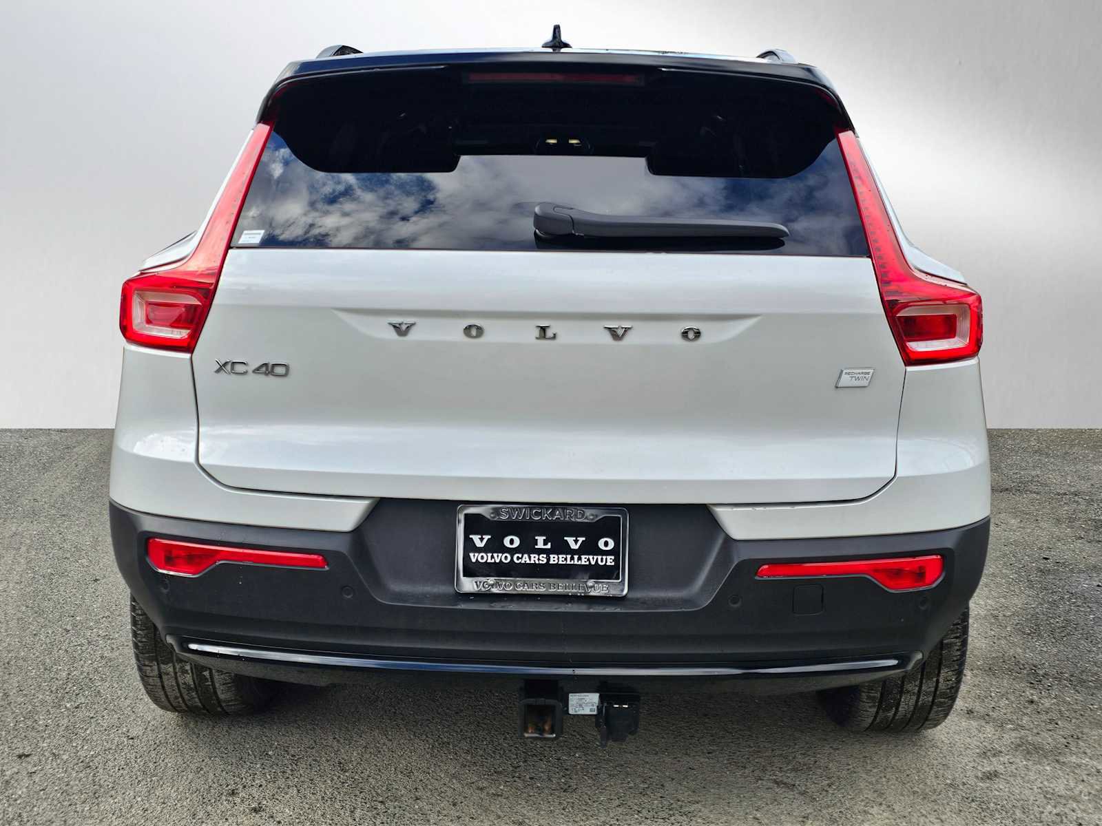 Used 2024 Volvo XC40 Recharge Ultimate w/ Protection Package Premier image 4