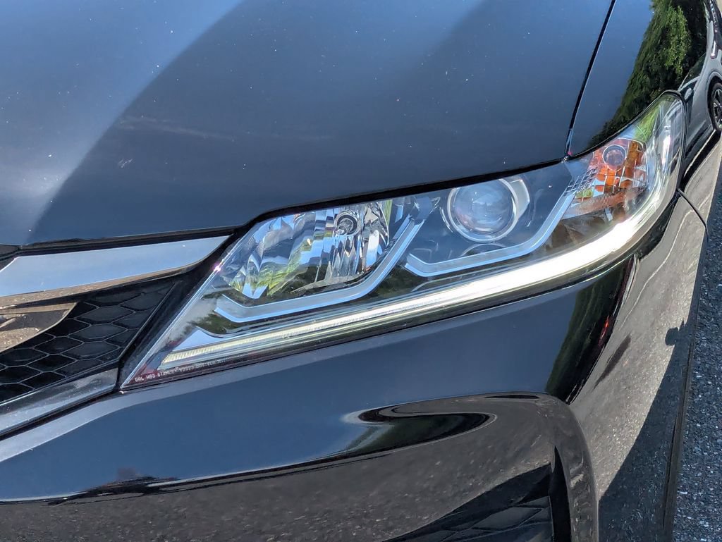 Used 2017 Honda Accord EX image 10