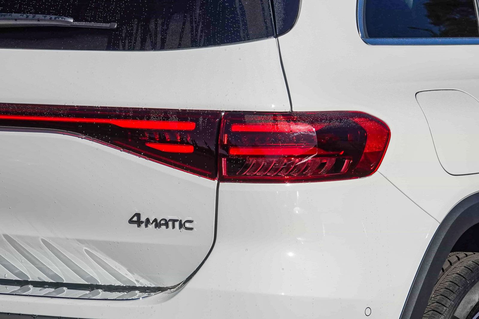 Used 2024 Mercedes-Benz EQB 350 4MATIC SUV image 8