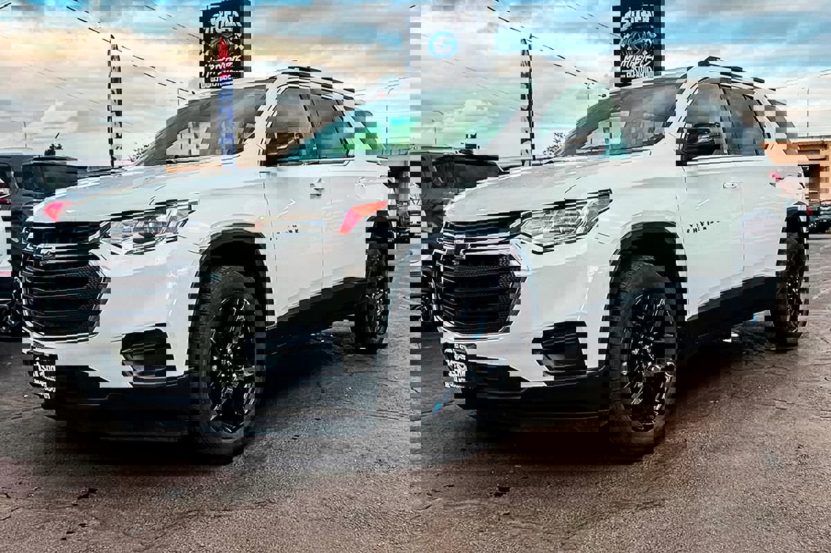 Used 2021 Chevrolet Traverse LS image 4