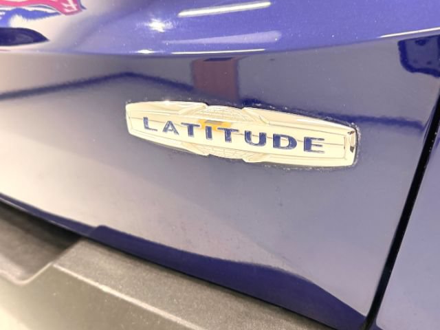 Used 2018 Jeep Renegade Latitude AWD/4WD image 8
