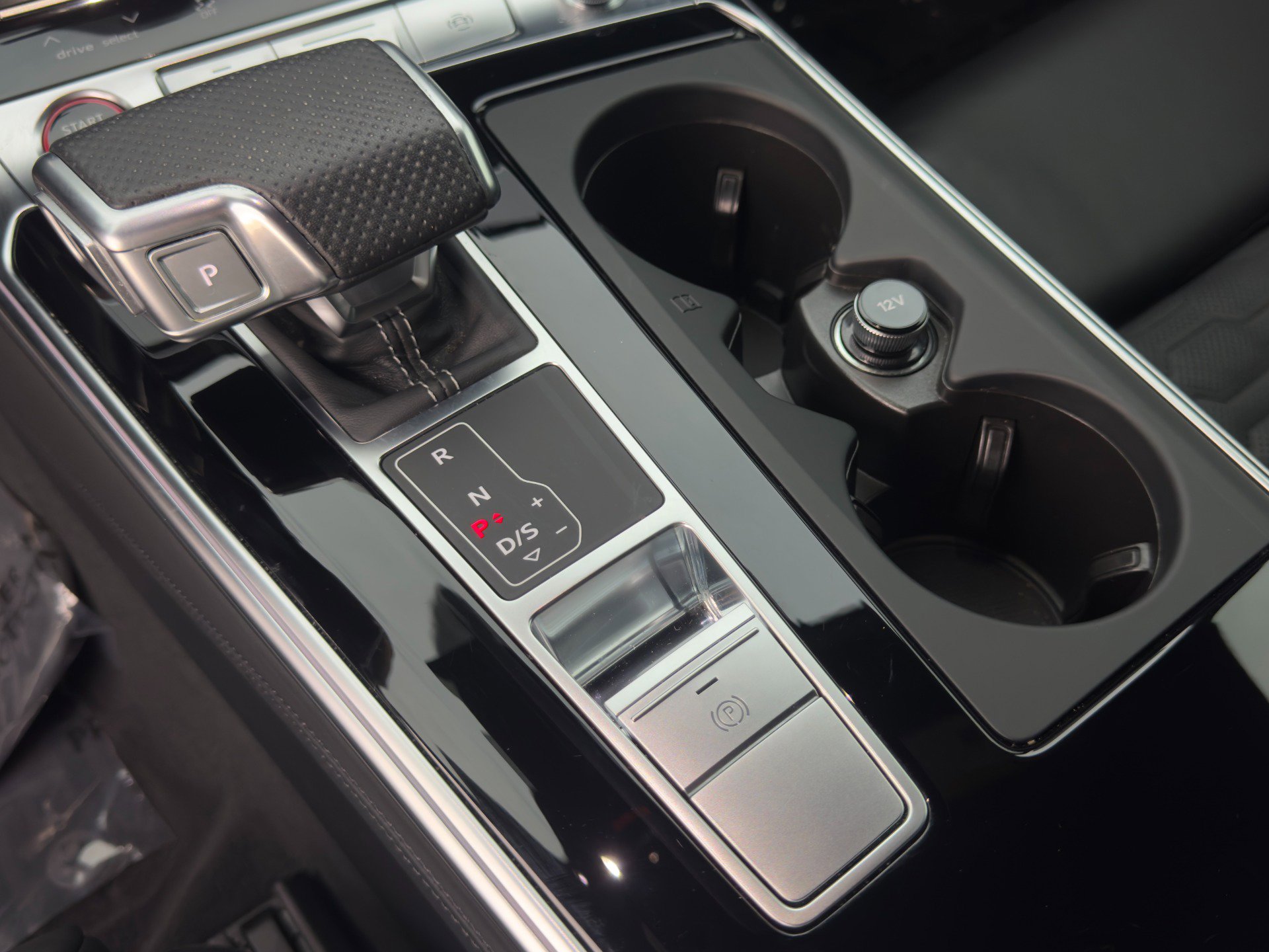 Used 2024 Audi RS 6 performance image 30