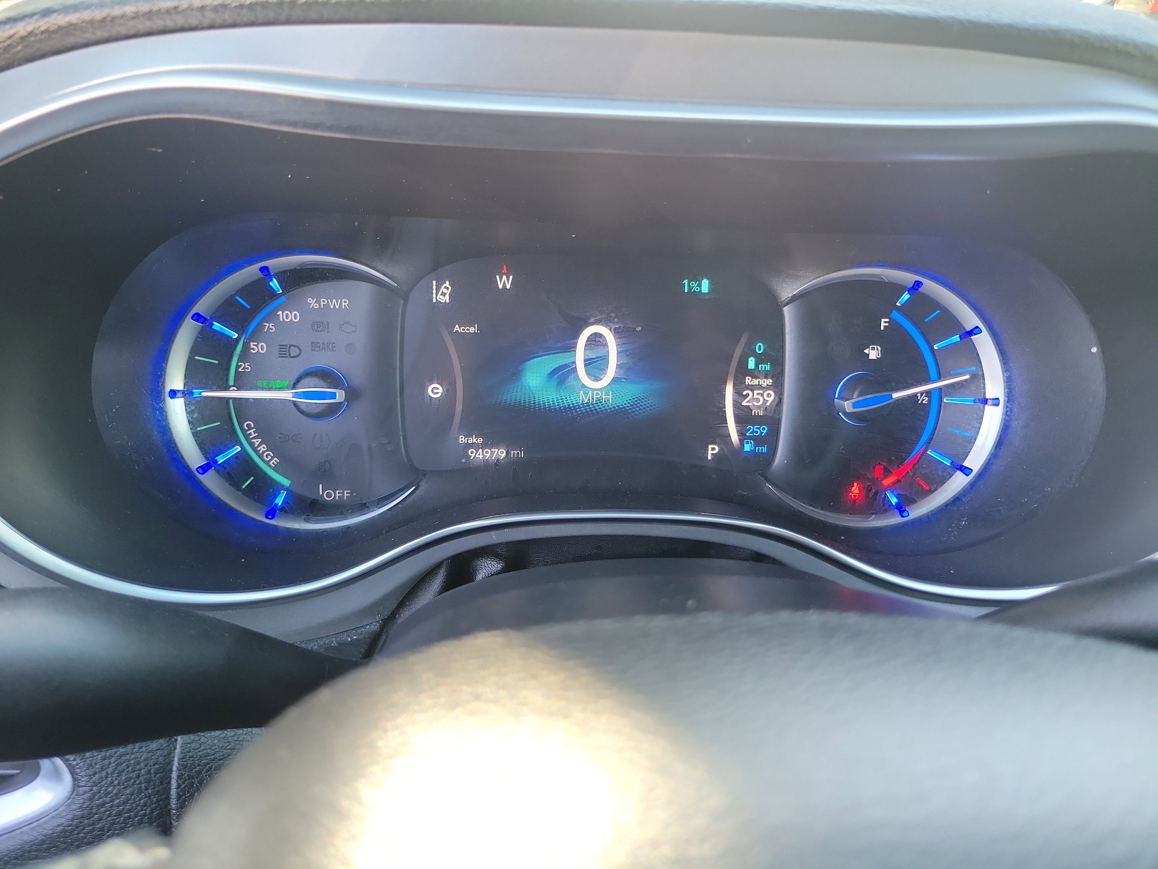 Used 2019 Chrysler Pacifica Limited w/ Advanced Safetytec Group FWD image 13