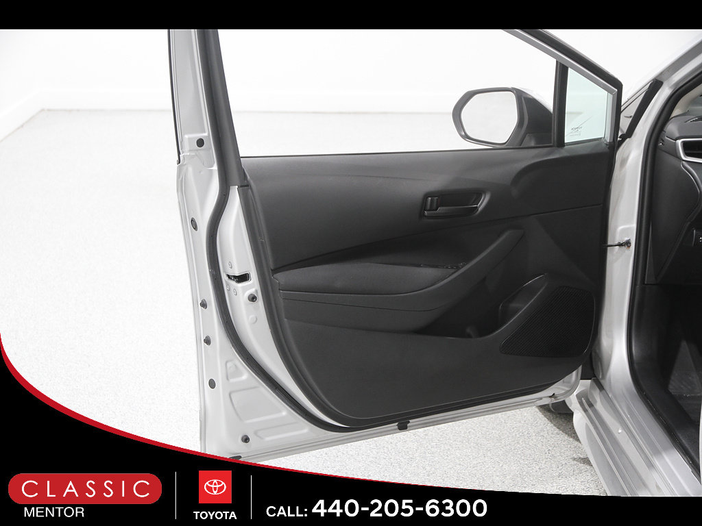 Used 2023 Toyota Corolla LE w/ Carpet Mat Package (TMS) FWD image 4
