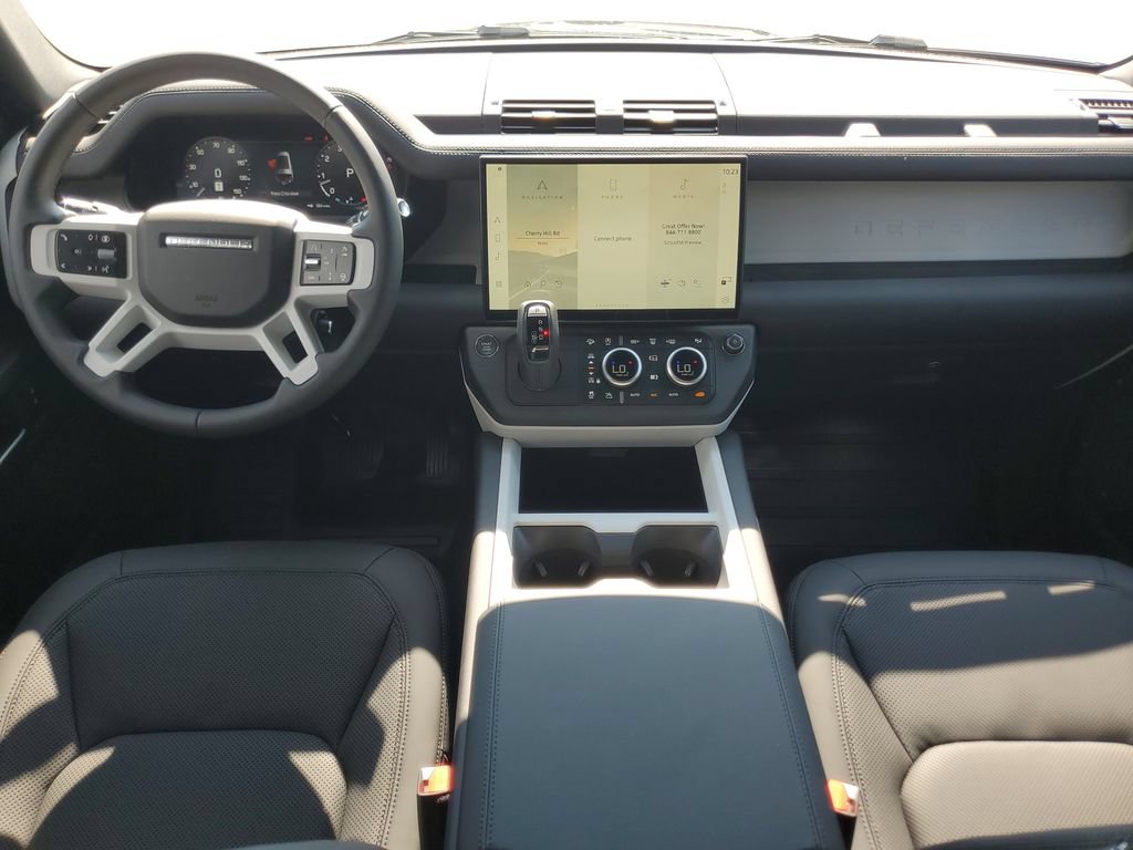 Used 2026 Land Rover Defender 130 X-Dynamic SE AWD/4WD image 28
