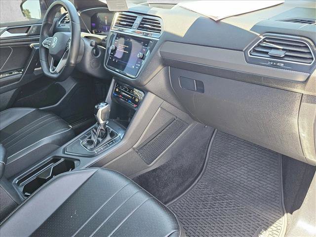Used 2023 Volkswagen Tiguan SE R-Line FWD image 21