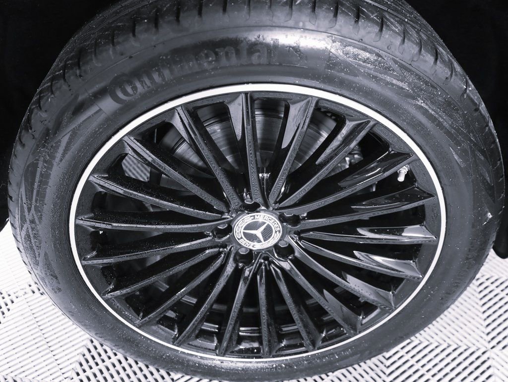 Used 2024 Mercedes-Benz GLC 300 4MATIC image 7