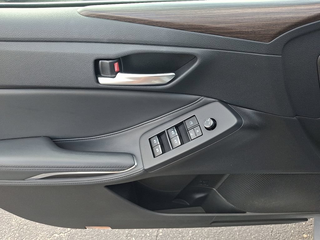 Used 2019 Toyota Avalon XLE w/ Moonroof Package FWD image 13