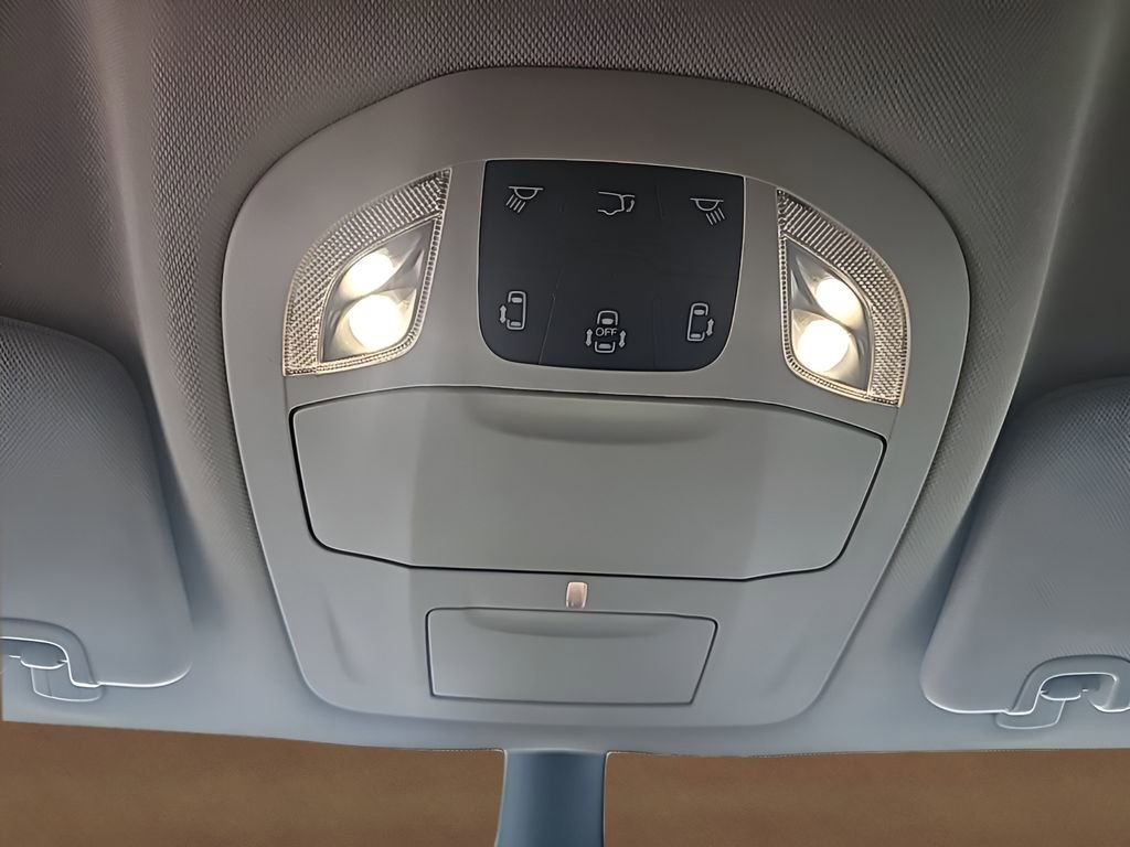 Used 2024 Chrysler Pacifica Touring-L FWD image 24