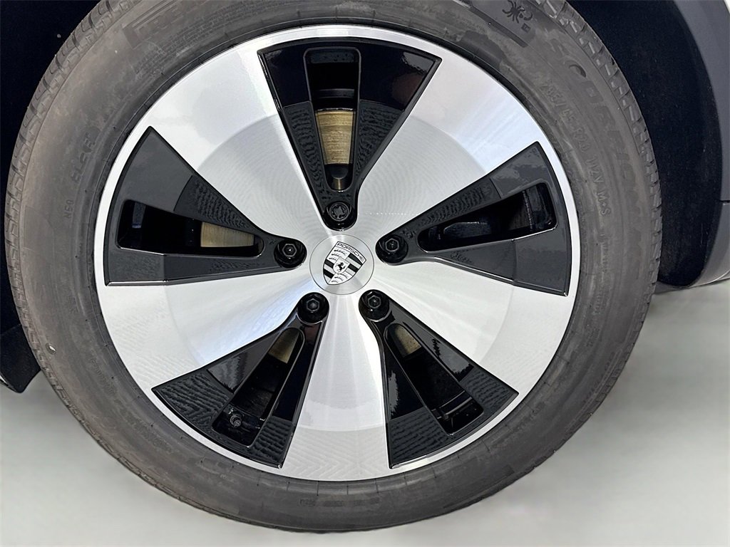 Used 2025 Porsche Macan Electric image 32