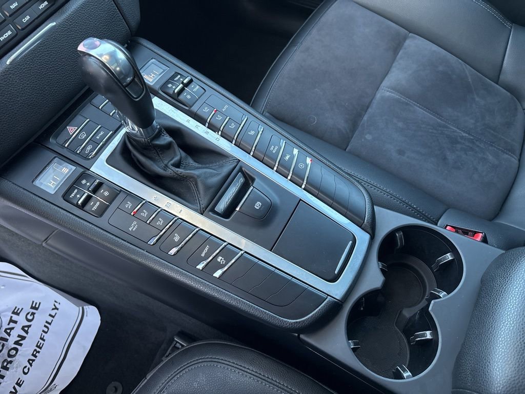 Used 2018 Porsche Macan Base image 20