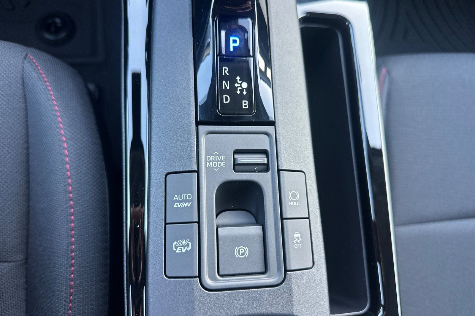 New 2026 Toyota Prius Plug-In Hybrid FWD image 35